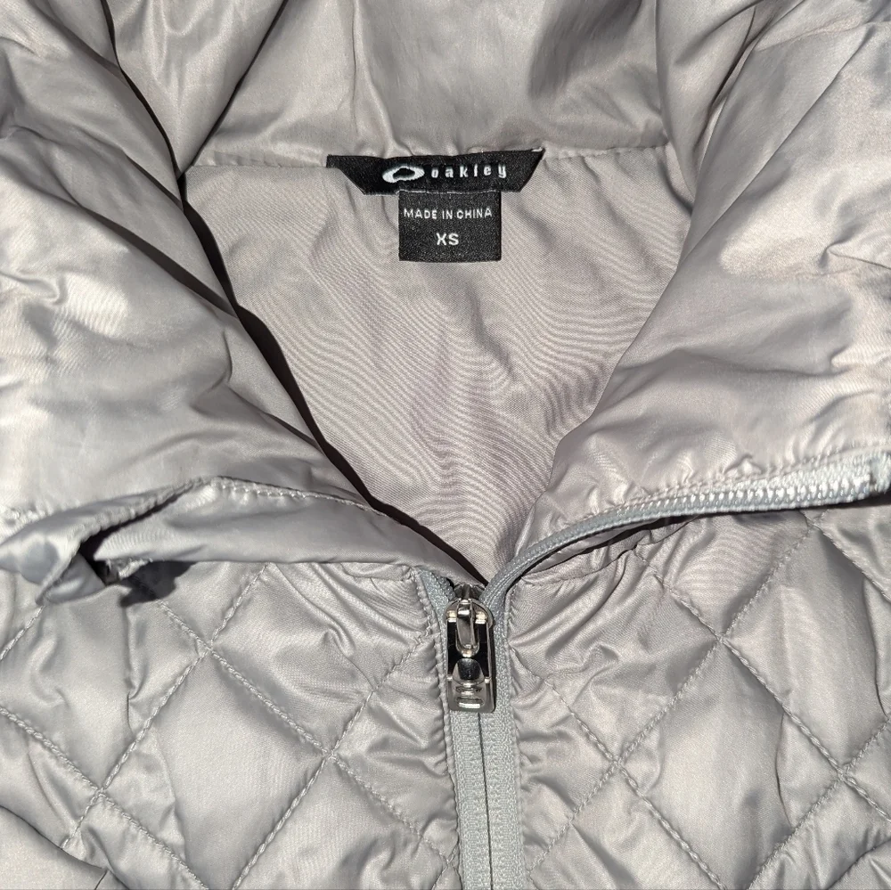 Oakley Puffer Vest Silver Grey Women's XS